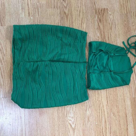 Shein mini skirt and matching halter top, new without tags, size small - Picture 9 of 9